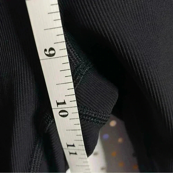 Lululemon Ribbed Contoured HR Short - Picture 3 of 7